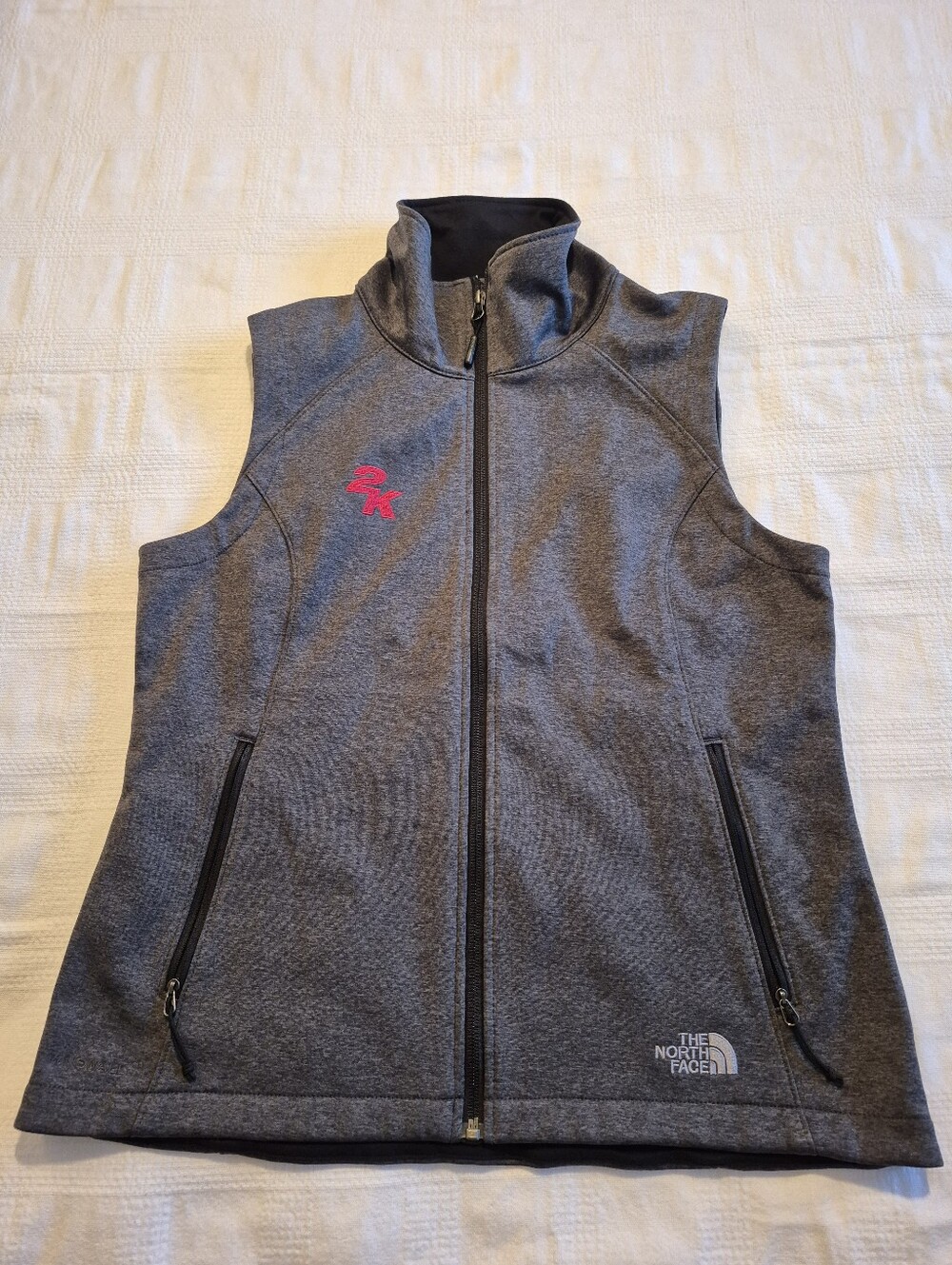 North Face women's Medium Ridgewall Soft Shell Vest gray 2K logo. EUC